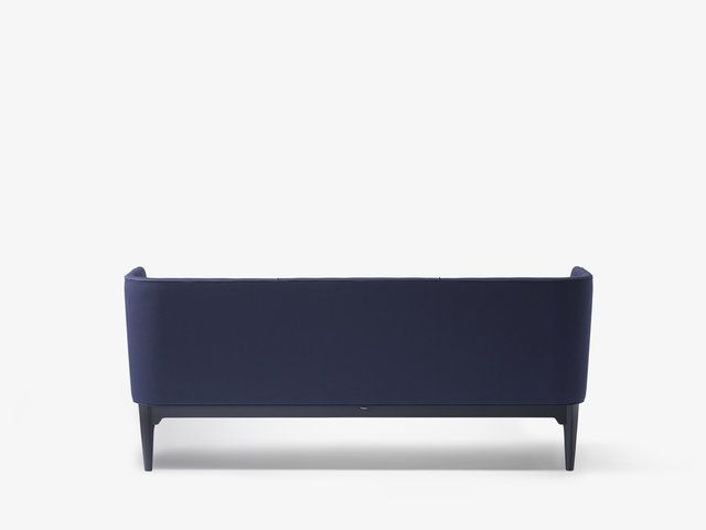 
                  
                    &Tradition Mayor Sofa AJ5
                  
                